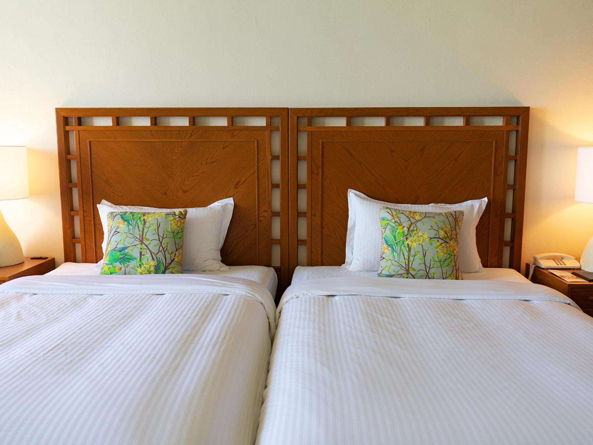The Moon Beach Museum Resort Onna Bilik gambar