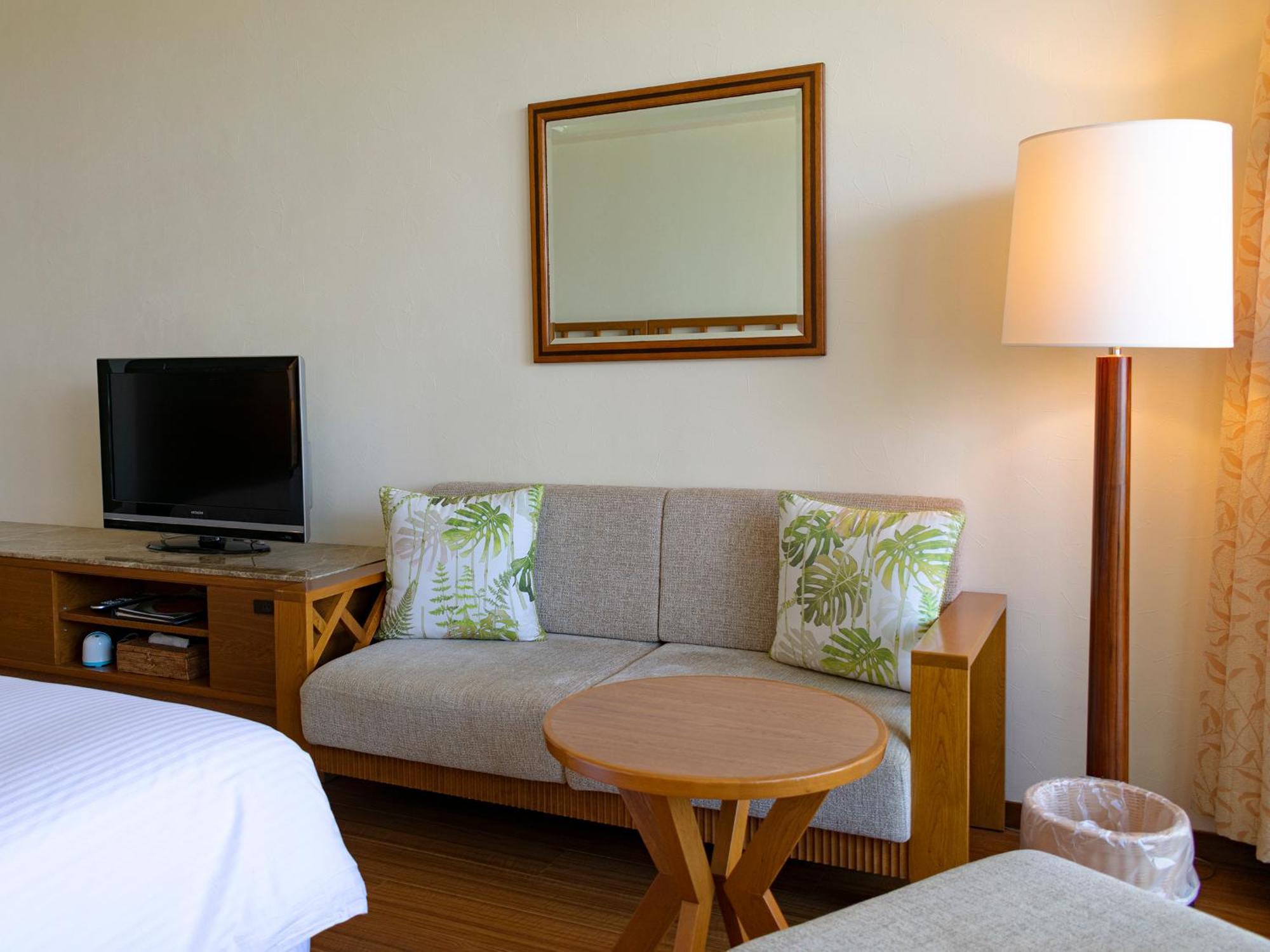 The Moon Beach Museum Resort Onna Bilik gambar