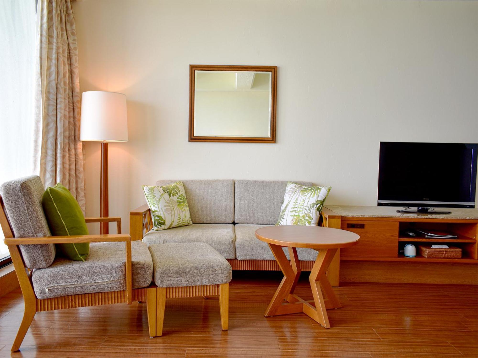 The Moon Beach Museum Resort Onna Bilik gambar